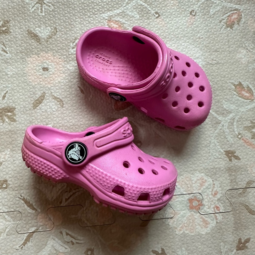 Toddler pink crocs
